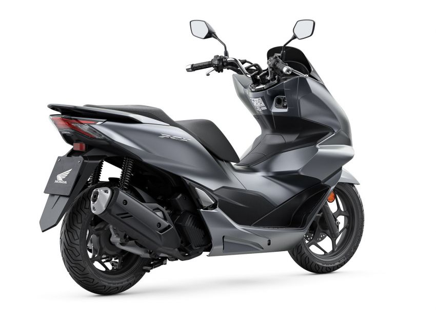 Honda PCX 125 scooter - London rental
