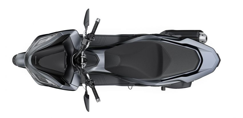 Honda PCX 125 scooter - London rental